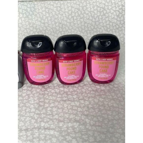 Bath and Body Works Puppy Pocketbac Holder and 3 Strawberry Pound Cake Pocketbac - Picture 4 of 6